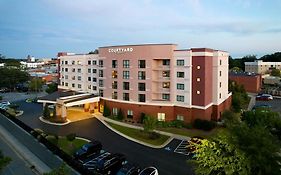 Courtyard By Marriott Carrollton